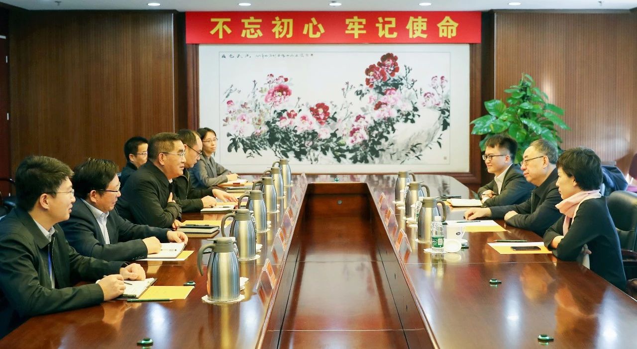 姜仁鋒會(huì)見(jiàn)中國(guó)國(guó)新黨委委員、總會(huì)計(jì)師劉學(xué)詩(shī) 